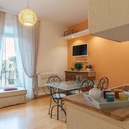 Lovely Flat San Giovanni Рим Екстериор снимка
